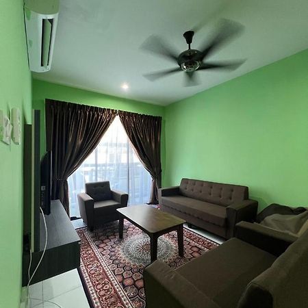 Faiz Homestay Кучинг Екстериор снимка