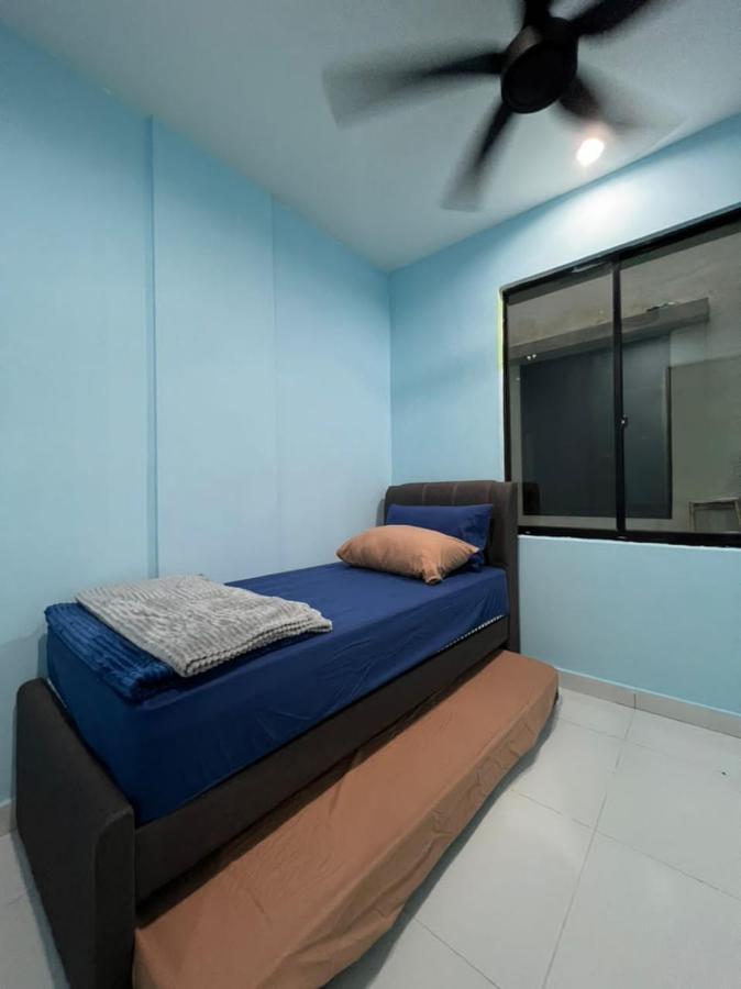 Faiz Homestay Кучинг Екстериор снимка