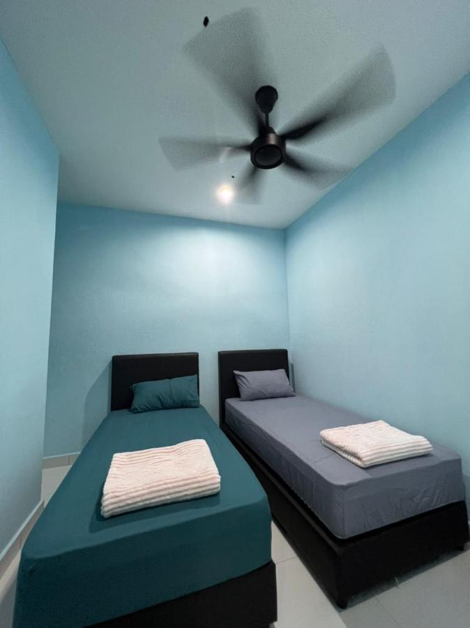 Faiz Homestay Кучинг Екстериор снимка